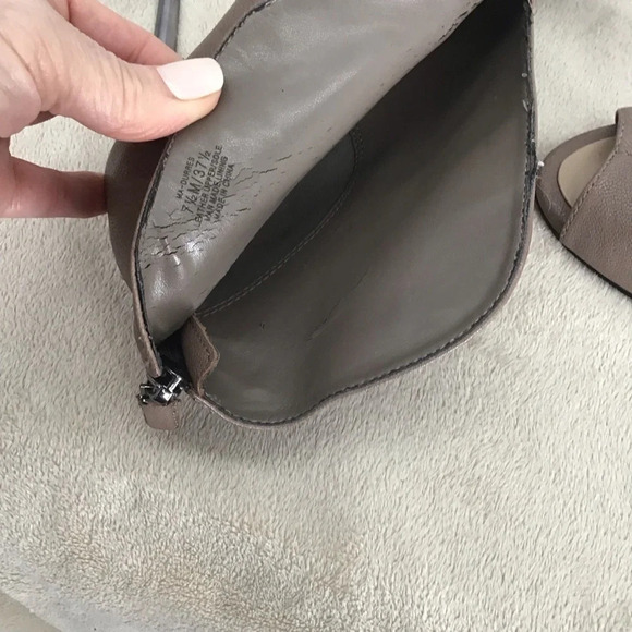 BCBG MaxAzria Women’s Durres Peep Toe Zip Leather Heeled  Bootie Size 7.5 - Picture 13 of 13